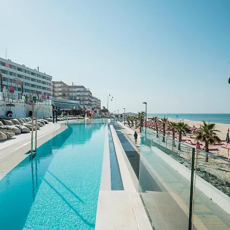 On Oceanfront Adults Designed 4*