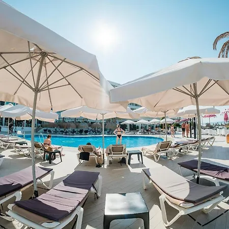 On Oceanfront Adults Designed 4*