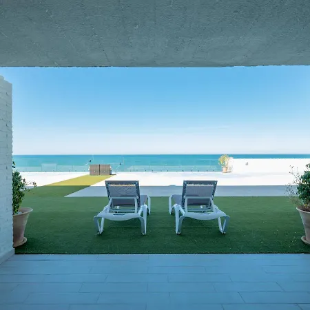 On Oceanfront Adults Designed Hotel 4*