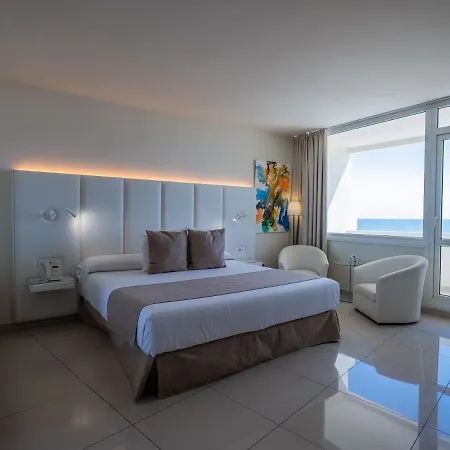 On Oceanfront Adults Designed 4*