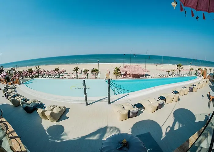 On Oceanfront Adults Designed מלון