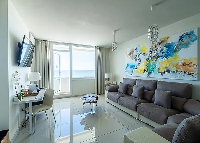 On Oceanfront Adults Designed מטלסקנס